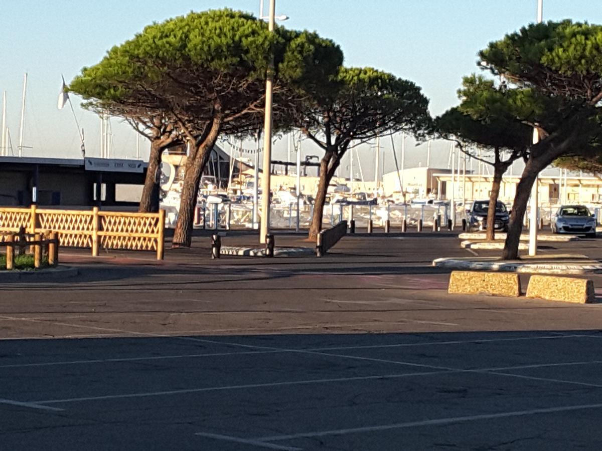 Hotel Restaurant Calypso Fos-sur-Mer Kültér fotó